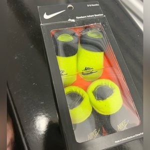 Nike newborn infant booties